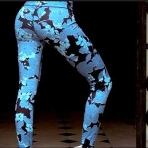 Yelete High Waisted Blue and Black Floral Workout leggings! NEW